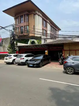 Rumah 1 lantai Untuk usaha Prime Area Cocok Untuk Resto