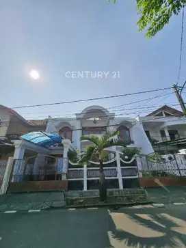 Dijual Rumah 2 Lantai Di Bintaro Semi Furnish