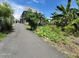 Tanah 2muka kampus ums solo