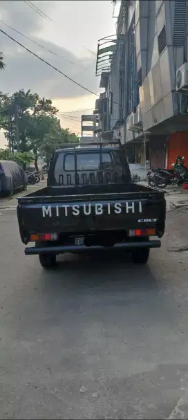 Mitsubishi L300 Pick Up 2021