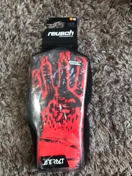 Reusch Attrakt Freegel Size 10