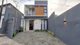 RUMAH 2 LANTAI, SIAP HUNI, 11 MENIT KE KAMPUS UII JOGJA