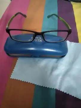 Kaca mata merk optik