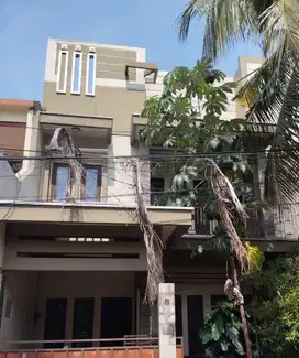 RUMAH MEWAH DI KOMPLEK MUTIARA DEPOK, SUKMAJAYA, DEPOK