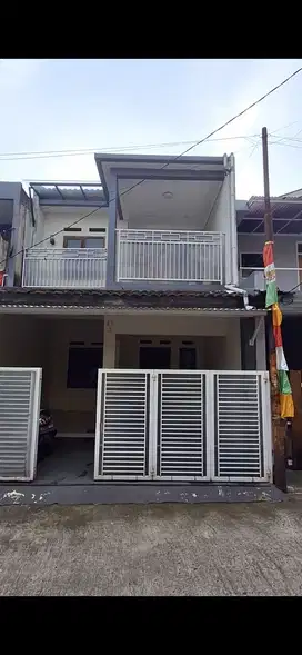 Dijual rumah 2 lantai murah di komplek puri cipageran indah nego