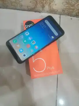 Xiaomi redmi 5 plus ram 3/32 normal semua nya hp sm dus saja