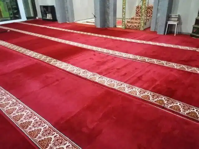 Cuci karpet masjid