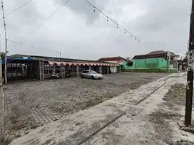 Resto Parkiran Luas Tengahkota Karanganyar