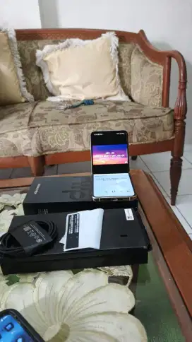 Samsung Z Flip 4 mulus nominus Ram 8/256 Garansi sein fullset Original