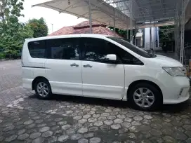 Mau jual Nissan Serena 2013
