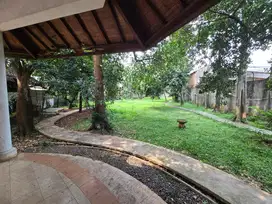 Rumah taman cocok utk keluarga besar yg mau tinggal bersama di PEJATEN