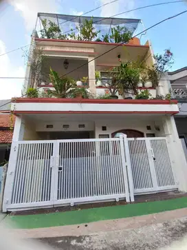 Rumah Dalam Komplek Perumahan di Duren Sawit Lokasi Dekat Jalan Raya