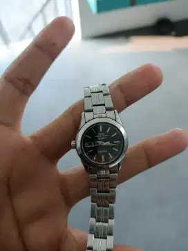 ocal taxes included (where applicable)
Elegant 1980 Vintage quartz