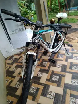 Sepeda mtb united Avalanche uk 26 aloy