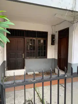 Dijual Cepat! Rumah Strategis 2 Lantai di Tomang, Grogol
