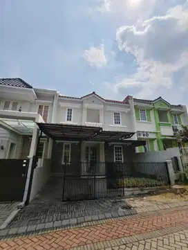 Dijual SHM Rumah Citraland Utama Row Jalan 3 Mobil , Siap Huni