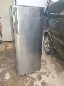 Di jual frizeer 6 rak siap pakak