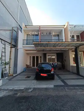 Rumah 2 Lantai -Riviera Garden - Kelapa Gading