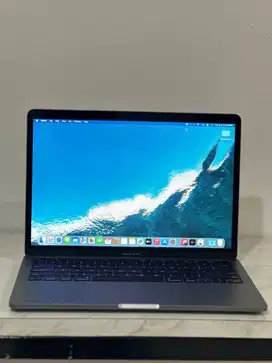MacBook Pro 13inch Retina Display 2020 Intel Core i7 Touch Bar 16/512