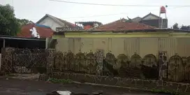 Rumah lama hitung tanah sangat murah di muara sari