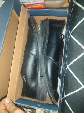 Sepatu pantofel