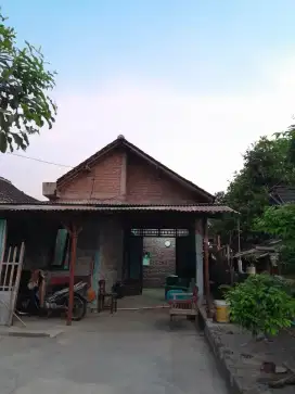 Jual rumah kampung lokasi Mojolaban luas 151mtr harga 300jt nego