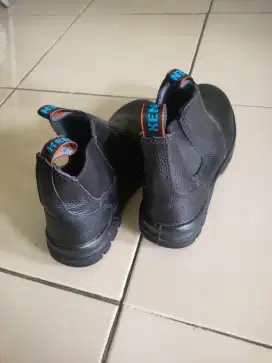 Jual sepatu safety kerja