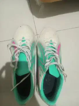 Sepatu futsak specs
