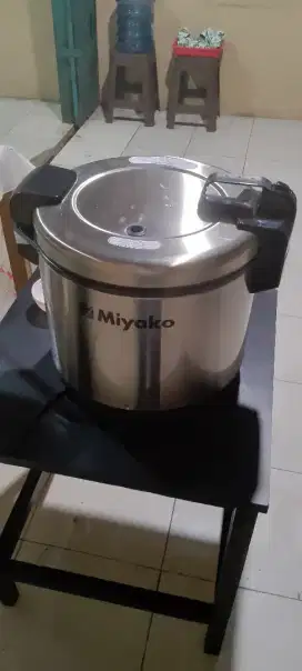 Rice cooker Miyako 10L