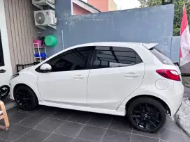 Mazda 2 R type 2013