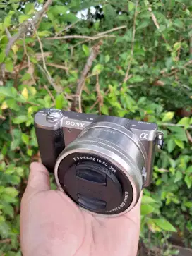 Kamera sony a5100 lensa kit mulus sc 2k
