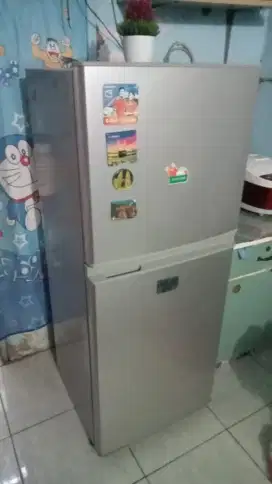 Kulkas Sharp 2 pintu