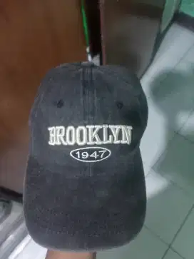 Topi brooklyn next stop