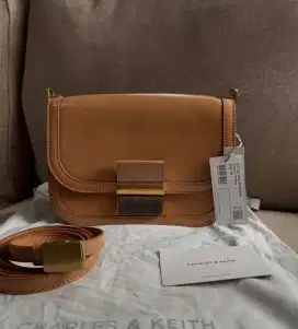 Preloved Tas Charles & Keith - Charlot