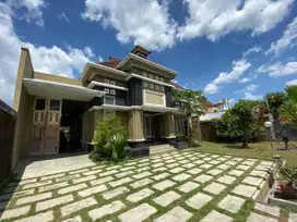 JUAL CEPAT! Rumah TANAH LUAS 684m2 di Maguwoharjo Legalitas Lengkap