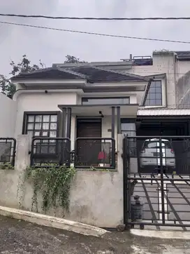 Dijual Rumah Terawat Desaign Industrial Modern Di Padasuka Bandung