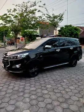 Toyota Innova Reborn Venturer 2.0 M.T
