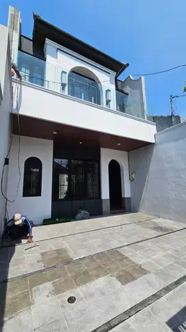 Dijual rumah Manyar baru gress, Surabaya Timur