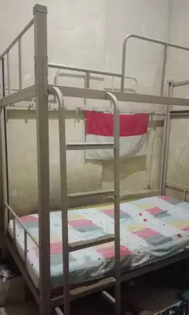 ranjang tingkat informa