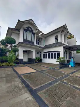 Rumah Mewah 2 Lantai 5 KT & Private Pool di Kota Wisata Cileungsi