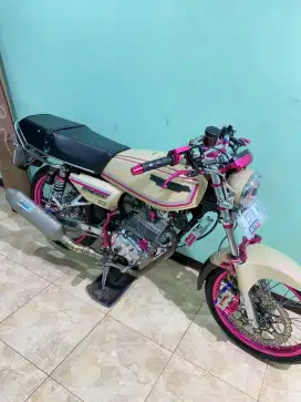 GL 100 SEPEDA MP 2006