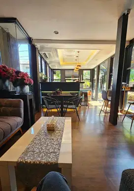 LANGKA DISEWAKAN RUMAH KOMERSIAL PUSAT KOTA INTERIOR MEWAH