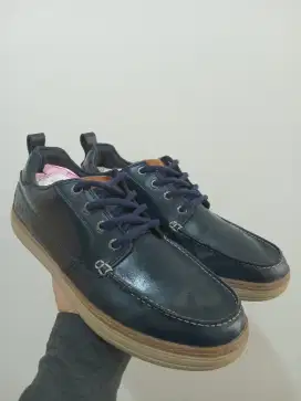 Skecher Haston sendo