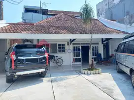 Rumah besar disewakan di area Kawi Klojen malang
