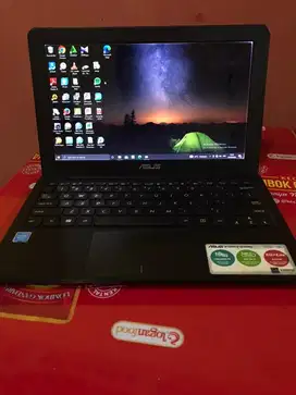 Asus notebook E202s