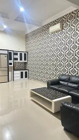Rumah 2 lantai di Jual di Harapan Indah