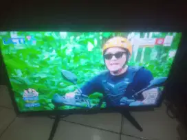Tv led 24 inch sharp+stb normal siap tonton minus noda dikit nepis