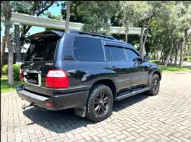 Toyota Land Cruiser cygnus 2005