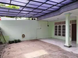 Disewakan rumah 500 meter ke halte MRT haji nawi