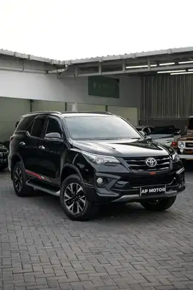 Fortuner VRZ TRD 2.4 Black 2017